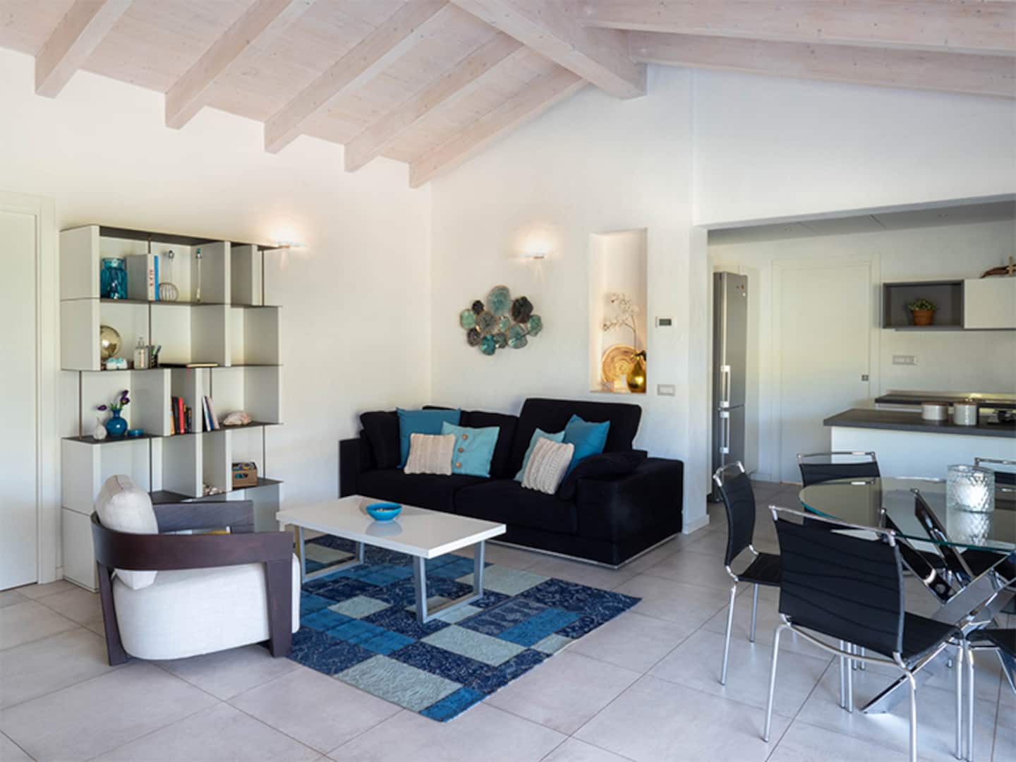 Il soggiorno arredato di Villa Smeralda